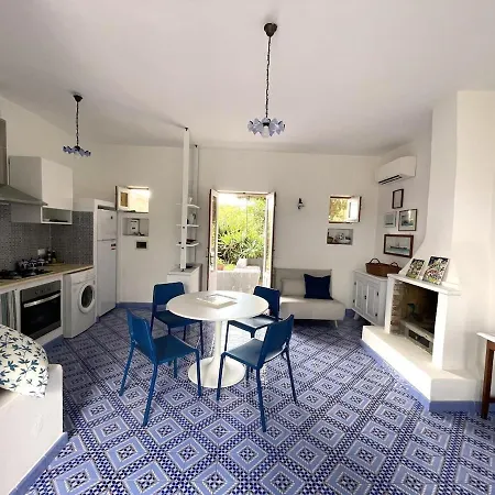 Casa A' Gnazia Vakantiehuis Santa Marina Salina